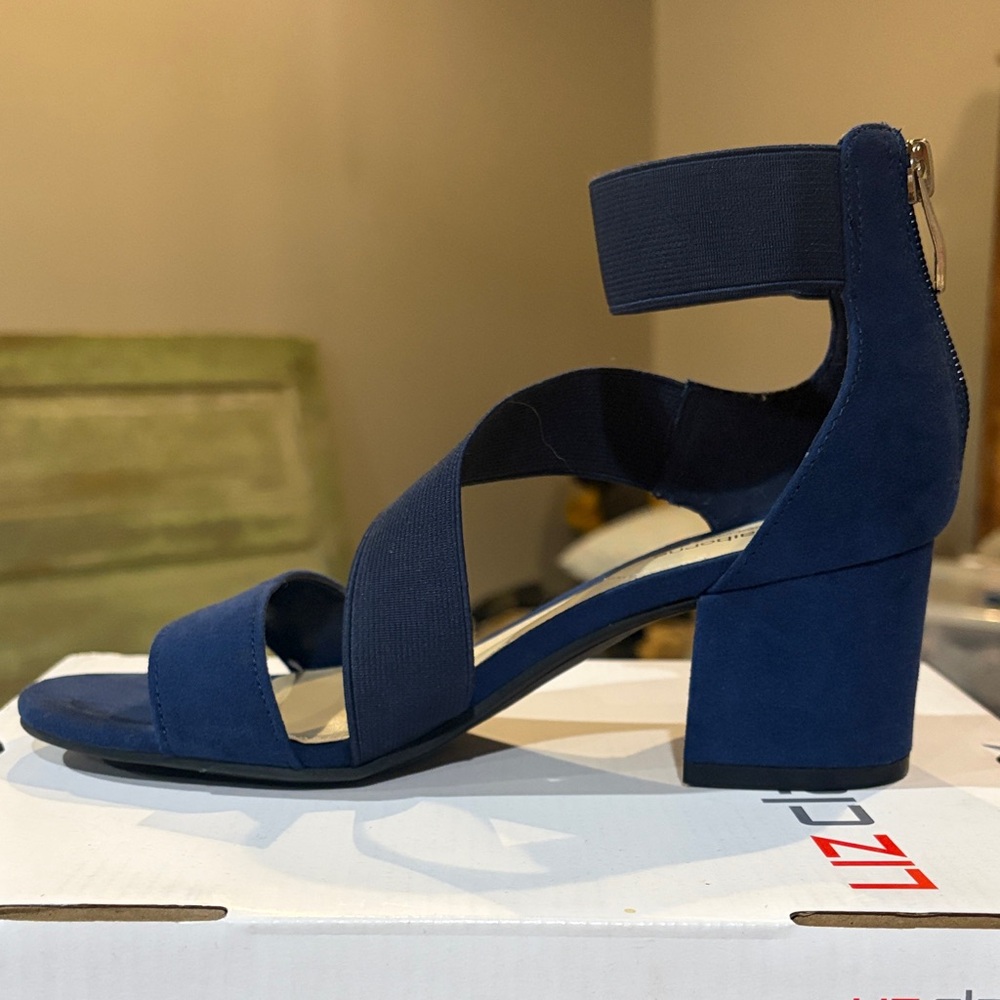 Liz Claiborne Navy Block Heel Sandals - Picture 2 of 5